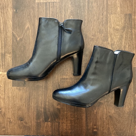Ralph Lauren Women’s size 11 Marcy heeled booties excellent used condition - Picture 1 of 13